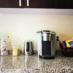 Luxury 2 Bedroom Suite Apartment In Koreatown
